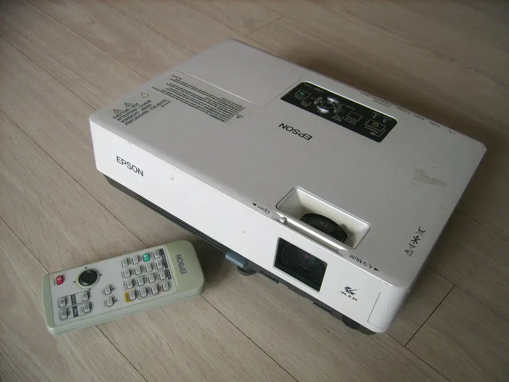 EPSON 프로젝터 LCD PROJECTOR EMP-1710